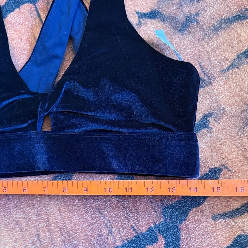Fabletics oasis twist navy velour Yoga Set - Picture 9 of 14